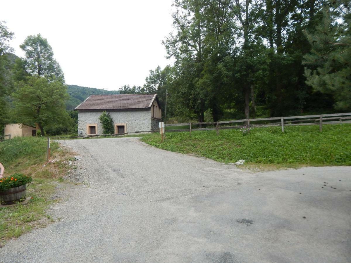 Les Chalets De Montorgueil Saurat Esterno foto